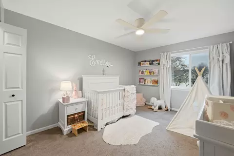 Bedroom - 830 Longwood Dr, Algonquin, IL 60102 photo 4 of 6