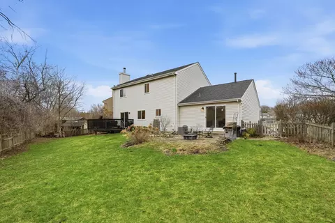 Exterior - 830 Longwood Dr, Algonquin, IL 60102 photo 4 of 6