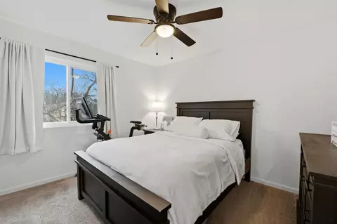 Bedroom - 830 Longwood Dr, Algonquin, IL 60102 photo 5 of 6