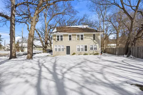 2908 Oakwood Ave, Mchenry, IL 60051