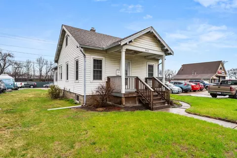 Exterior - 313 1st Ave, Silvis, IL 61282 photo 2 of 6