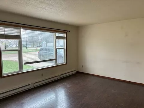 Living - 402 NE 2nd Ave, Galva, IL 61434 photo 1 of 4
