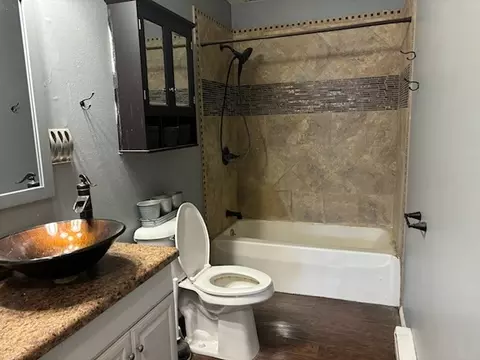 Bath - 402 NE 2nd Ave, Galva, IL 61434 photo 1 of 4