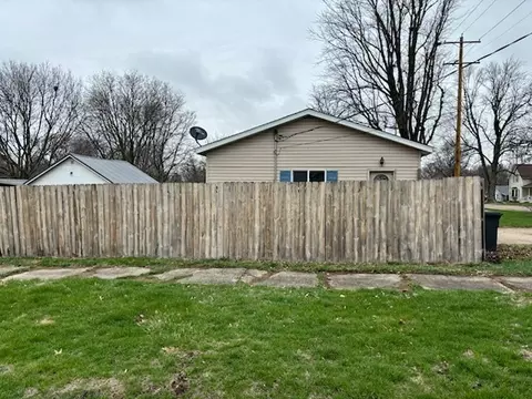 Exterior - 402 NE 2nd Ave, Galva, IL 61434 photo 2 of 3