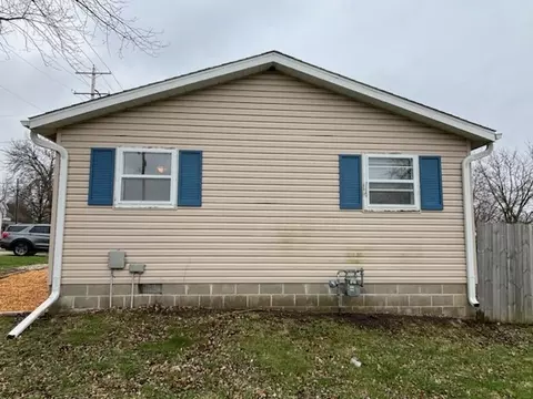 Exterior - 402 NE 2nd Ave, Galva, IL 61434 photo 3 of 3