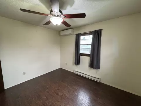 Bedroom - 402 NE 2nd Ave, Galva, IL 61434 photo 3 of 9