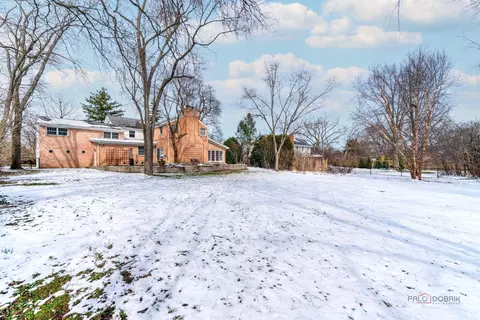 Exterior - 405 Voltz Rd, Northbrook, IL 60062 photo 8 of 10