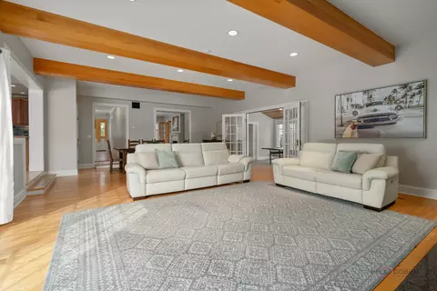 Living - 405 Voltz Rd, Northbrook, IL 60062 photo 3 of 4