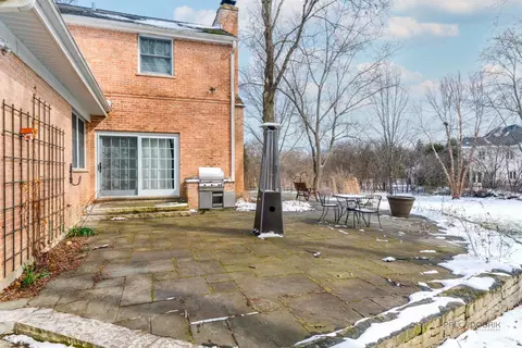 Exterior - 405 Voltz Rd, Northbrook, IL 60062 photo 6 of 10