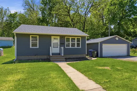 1523 Kirkwood Blvd, Davenport, IA 52803