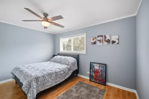 Bedroom - 437 Maple Dr, Wheeling, IL 60090 photo 5 of 6