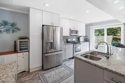 Kitchen - 437 Maple Dr, Wheeling, IL 60090 photo 1 of 3