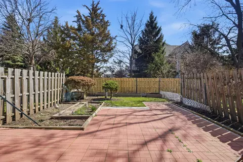Exterior - 437 Maple Dr, Wheeling, IL 60090 photo 3 of 4