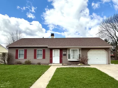 1320 N Elmwood Dr, Aurora, IL 60506