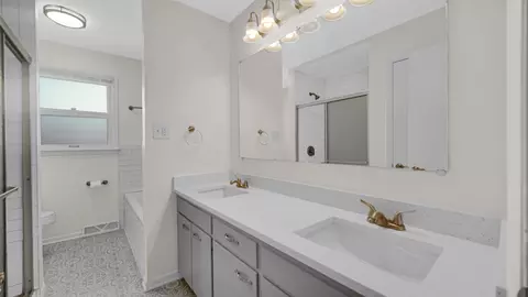 Bath - 17525 Maple Ave, Lansing, IL 60438 photo 1 of 5