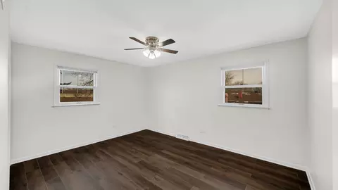 Bedroom - 17525 Maple Ave, Lansing, IL 60438 photo 5 of 6