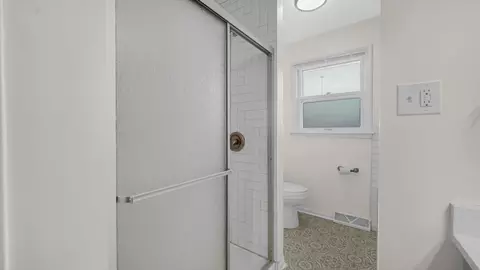 Bath - 17525 Maple Ave, Lansing, IL 60438 photo 2 of 5