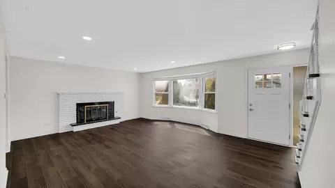 Living - 17525 Maple Ave, Lansing, IL 60438 photo 1 of 8