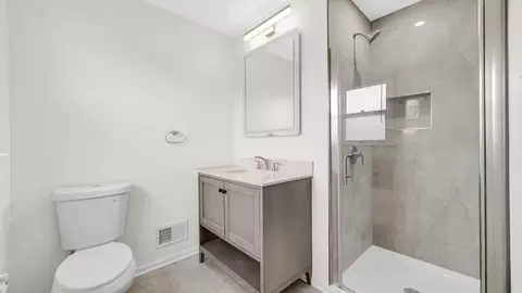 Bath - 17525 Maple Ave, Lansing, IL 60438 photo 3 of 5