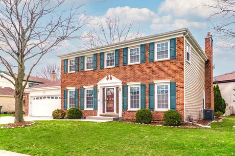 620 W Peregrine Dr, Palatine, IL 60067