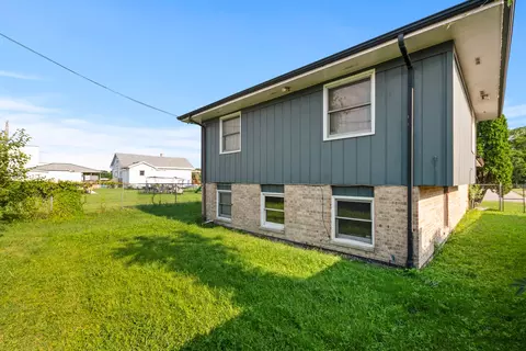 Exterior - 928 E 153rd St, Phoenix, IL 60426 photo 4 of 4