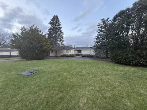23185 N Indian Creek Rd, Lincolnshire, IL 60069