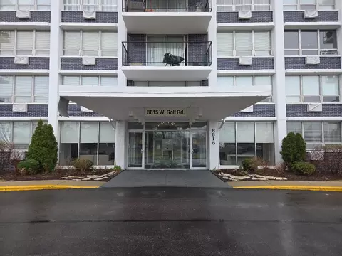 8815 W Golf Rd #3A, Niles, IL 60714