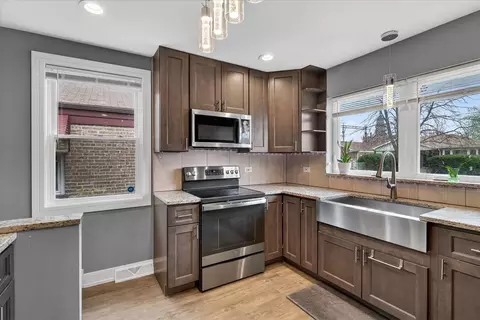 Kitchen - 11038 S Eberhart Ave, Chicago, IL 60628 photo 3 of 6