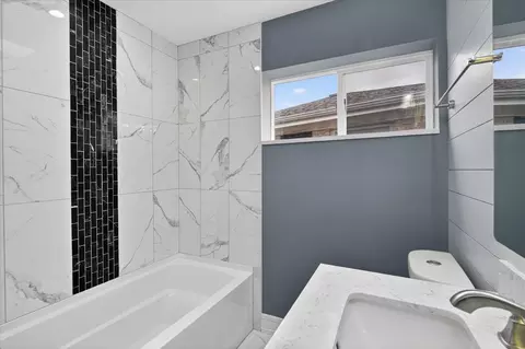 Bath - 11038 S Eberhart Ave, Chicago, IL 60628 photo 2 of 4