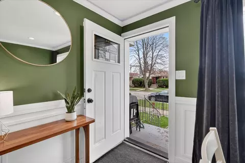 Entry Way - 11038 S Eberhart Ave, Chicago, IL 60628 photo 4 of 9