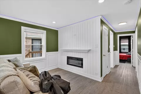 Entry Way - 11038 S Eberhart Ave, Chicago, IL 60628 photo 7 of 9