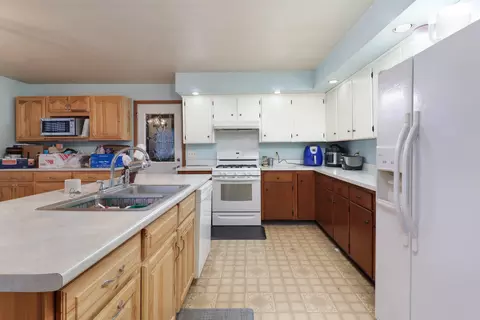 Kitchen - 107 E Gridley Rd, Gridley, IL 61744 photo 3 of 4