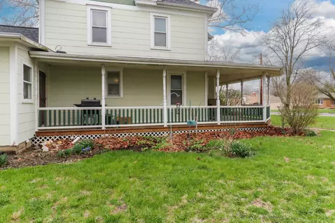 Exterior - 107 E Gridley Rd, Gridley, IL 61744 photo 5 of 7