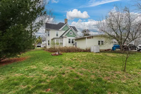 Exterior - 107 E Gridley Rd, Gridley, IL 61744 photo 6 of 7