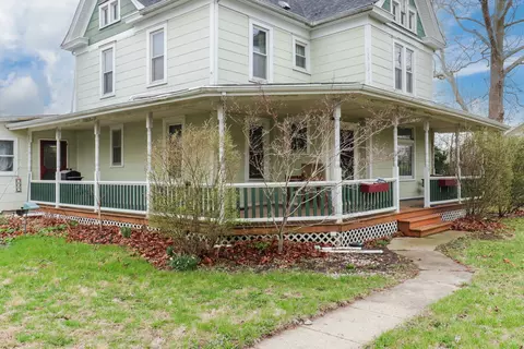 Exterior - 107 E Gridley Rd, Gridley, IL 61744 photo 4 of 7