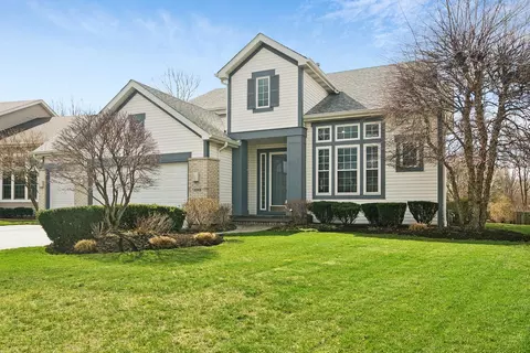 2248 Avalon Dr, Buffalo Grove, IL 60089