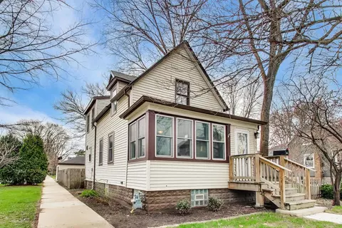 9501 Jackson Ave, Brookfield, IL 60513
