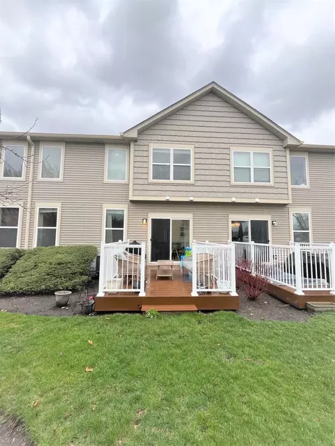 Exterior - 852 Beech Dr, Elgin, IL 60120 photo 2 of 3