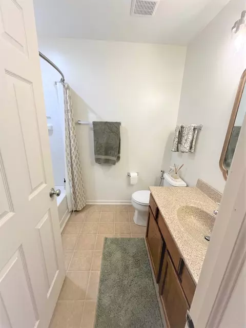 Bath - 852 Beech Dr, Elgin, IL 60120 photo 3 of 3