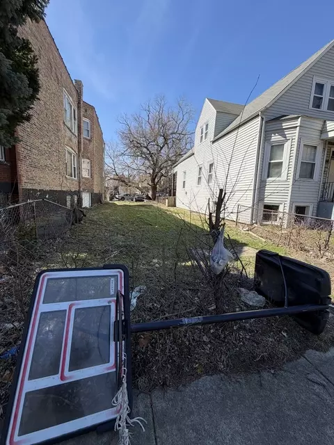 7142 S Carpenter St, Chicago, IL 60621
