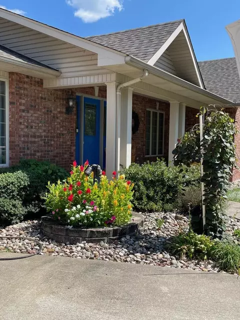 1016 Michael Ln, West Frankfort, IL 62896