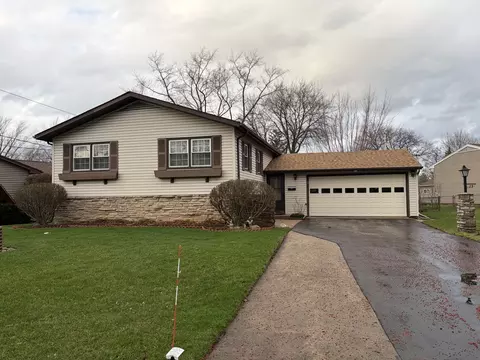 23 Saint Armand Ct, Wheeling, IL 60090