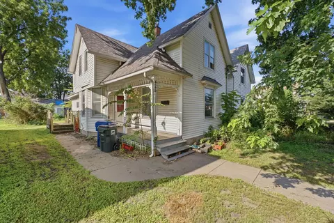 425 W 16th St, Davenport, IA 52806