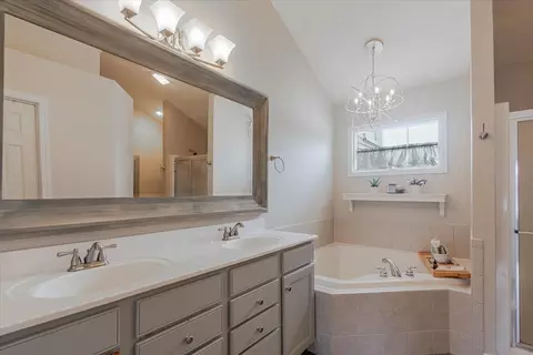 Bath - 3138 Butterfly Dr, Normal, IL 61761 photo 1 of 4
