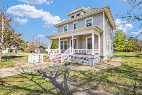 430 N Indiana Ave, De Land, IL 61839