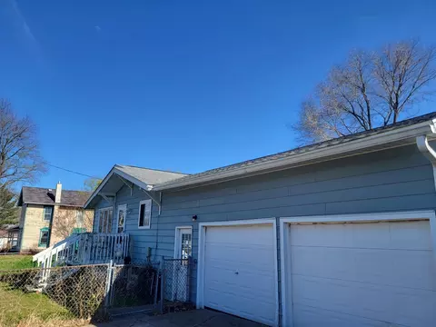 Exterior - 1404 17th Ave, Viola, IL 61486 photo 2 of 6