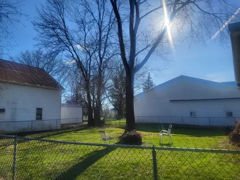 Exterior - 1404 17th Ave, Viola, IL 61486 photo 4 of 6