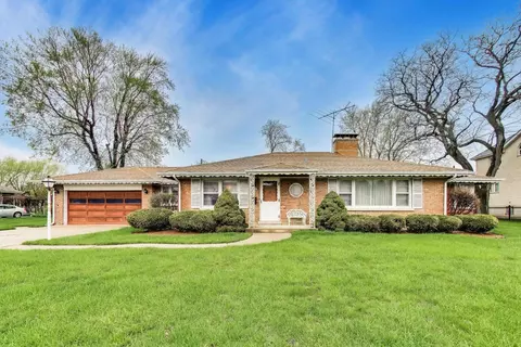 8012 Davis St, Niles, IL 60714