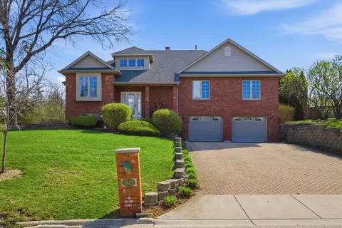 8839 S 83rd Ave, Hickory Hills, IL 60457