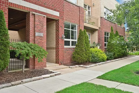 5318 N Ravenswood Ave #107, Chicago, IL 60640